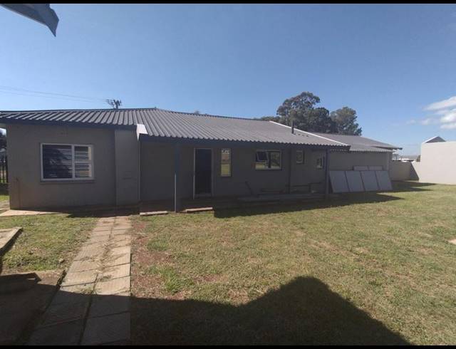 OFFICE FOR SALE IN HIGHBURY